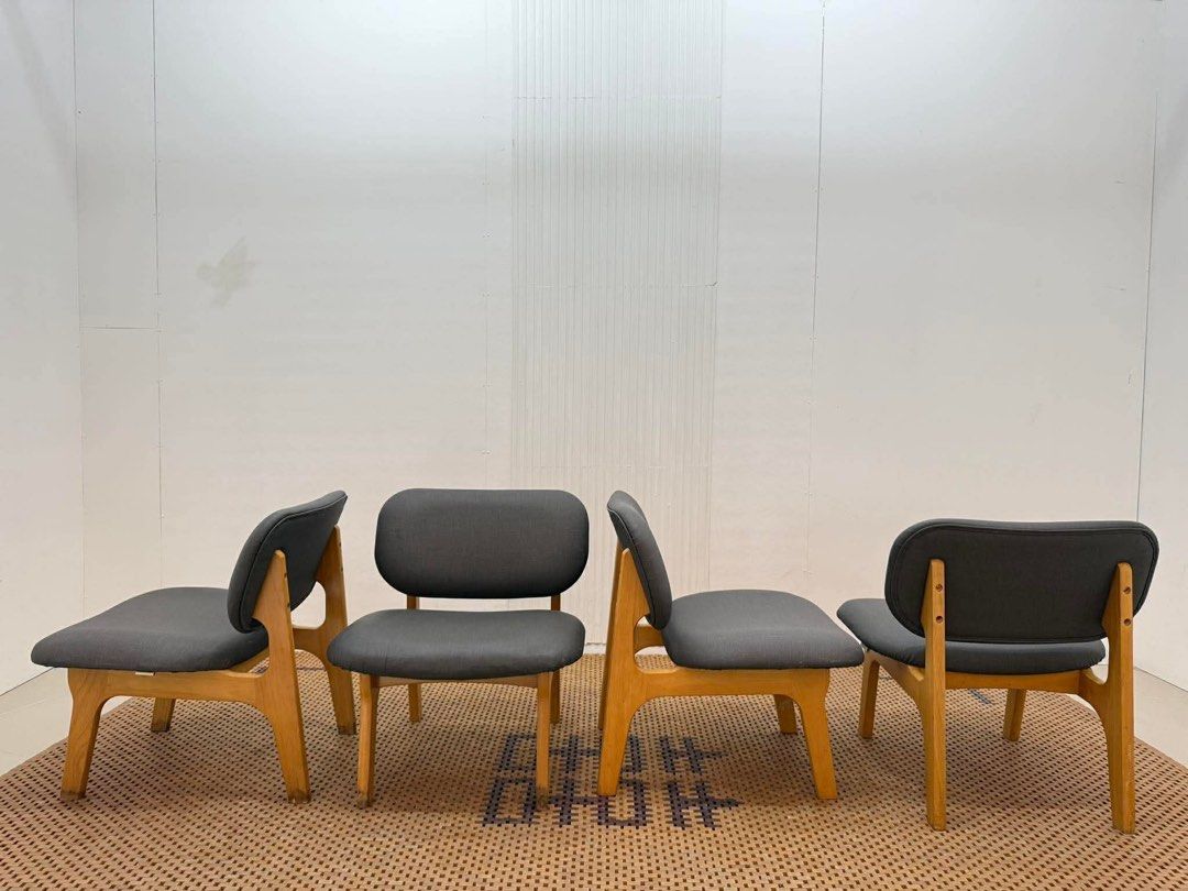 Set of dining chairs solid wood / wide / modern (Category: Other Home Furniture) located in Malolos. Submitted by ramoslaras82250 (Listing ID 1415699239, Image 2). Description: .