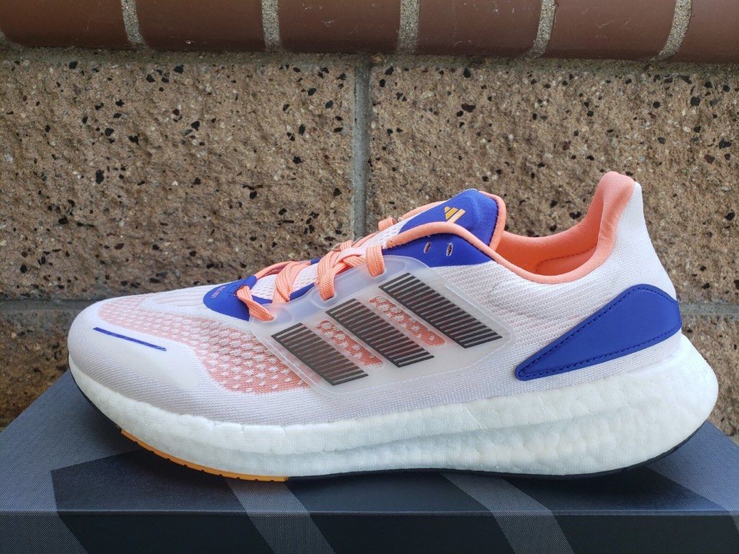 Size8.5 Adidas Pureboost (Category: Sneakers) located in Bacoor. Submitted by sempenden (Listing ID 1415791232, Image 1). Description: Bought this for 6800.