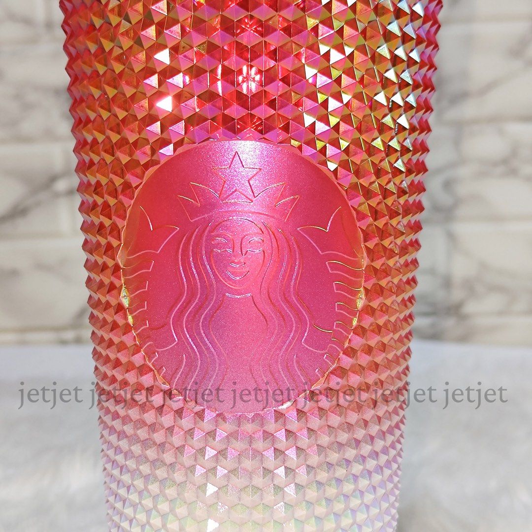 Starbucks 24oz Dragonfruit Bling 2023 (Category: Water Bottles & Tumblers) located in Quezon City. Submitted by jetjetph (Listing ID 1415730144, Image 3). Description: Starbucks 24oz Dragonfruit Bling 2023 Philippine-exclusive 🇵🇭 comes with SKU. Released in June 2023. P1,500 + shipping fee. **Store price: P2,195 MOP: online merchants/cash Shipping from QC Open for meet-ups around QC/Manda/Makati/BGC PM for more inquiries. .