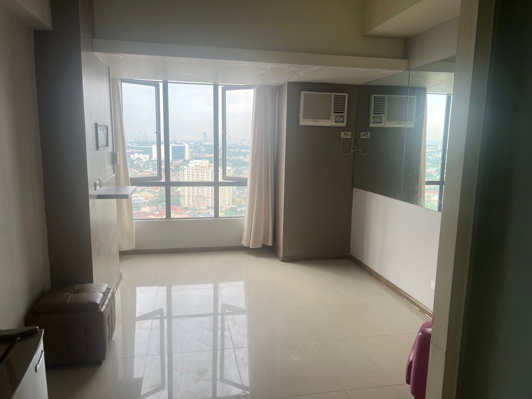 Studio Unit Condo (Category: Apartments & Condos) located in Quezon City. Submitted by anneyohan (Listing ID 1415793457, Image 1). Description: Studio Unit FOR SALE 📍Congressional Town Center (Quezon City) 31st floor City View Nearby Establishments 📍Mc Donalds (just beside the building), Jollibee, Petron Gas station, Mercury Drug, Pancake House, Max’s Restaurant, Red Ribbon 📍Landmarks | Quezon City Circle, Quezon City hall, one jeepney away fr