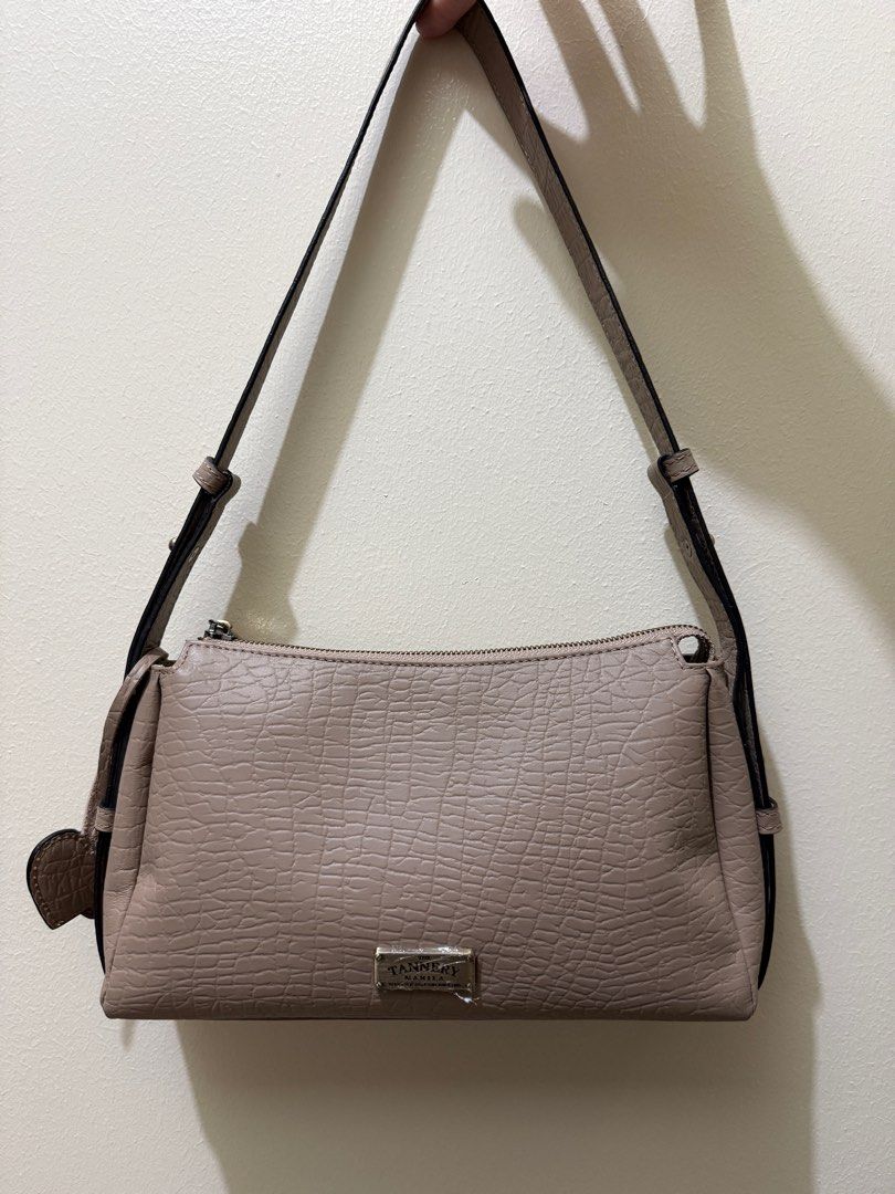 The Tannery Leather Shoulder Bag (Category: Luxury Bags & Wallets) located in Quezon City. Submitted by choco.xlb (Listing ID 1415643241, Image 2). Description: top grain leather never used bought for 6.5k rfs: too many bags .