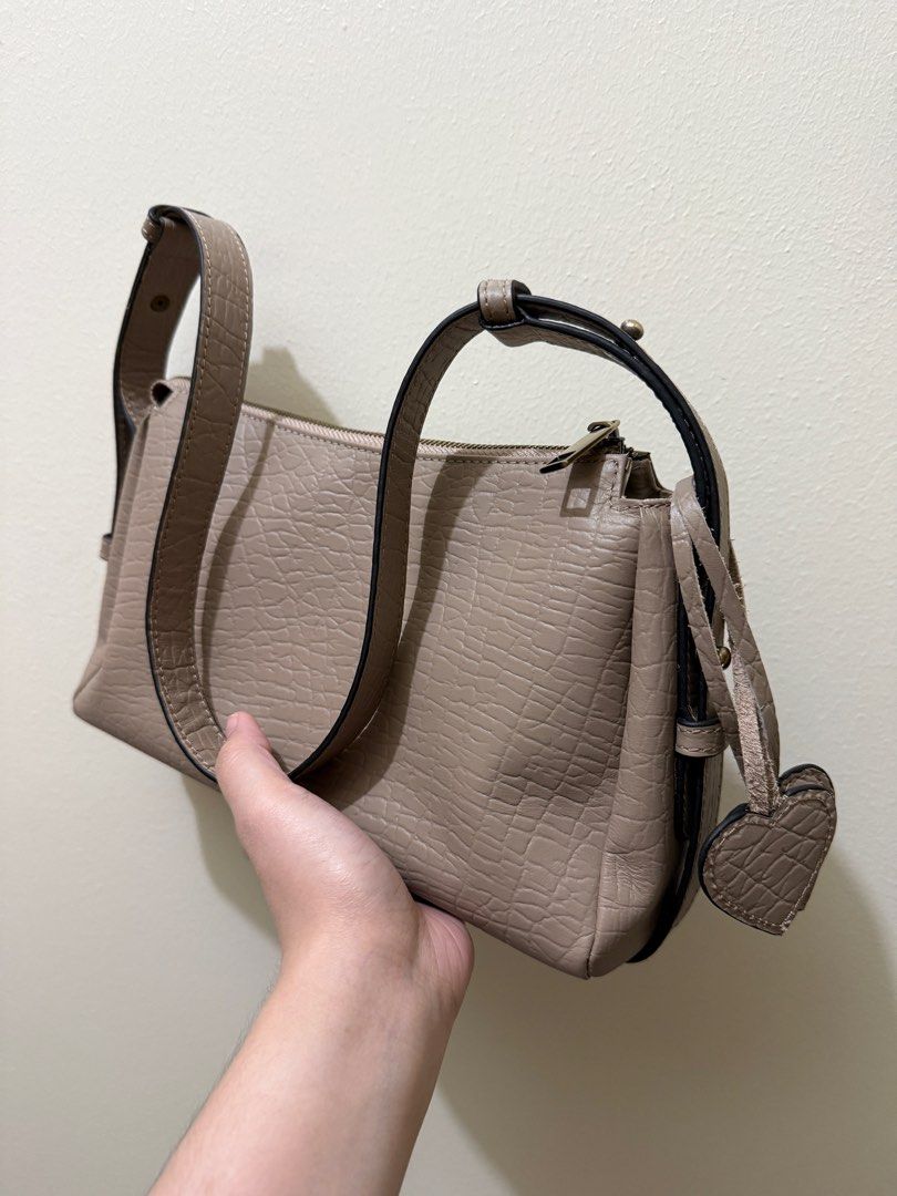 The Tannery Leather Shoulder Bag (Category: Luxury Bags & Wallets) located in Quezon City. Submitted by choco.xlb (Listing ID 1415643241, Image 3). Description: top grain leather never used bought for 6.5k rfs: too many bags .
