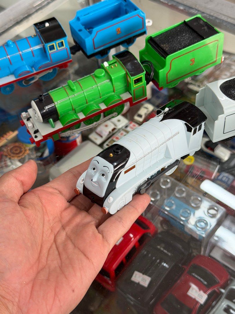 Thomas & Friends Toy Train Set (Category: Vehicle & Diecast Models) located in Makati City. Submitted by japankycollection (Listing ID 1415637459, Image 3). Description: GREEN NOT WORKING LALAMOVE OR J&T YOU CAN ALSO VISIT OUR PHYSICAL STORE AT 4055 KALAYAAN AVE MAKATI CITY OPEN 12NN-8PM.