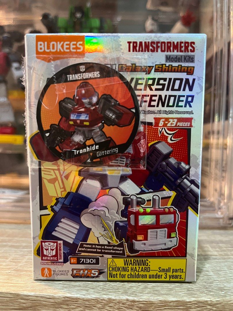 Transformers Blokees Ironhide Glittering Model Kit (Category: Figurines & Statues) located in Bacoor. Submitted by illbimbo (Listing ID 1415650596, Image 2). Description: With Bumblee coin.