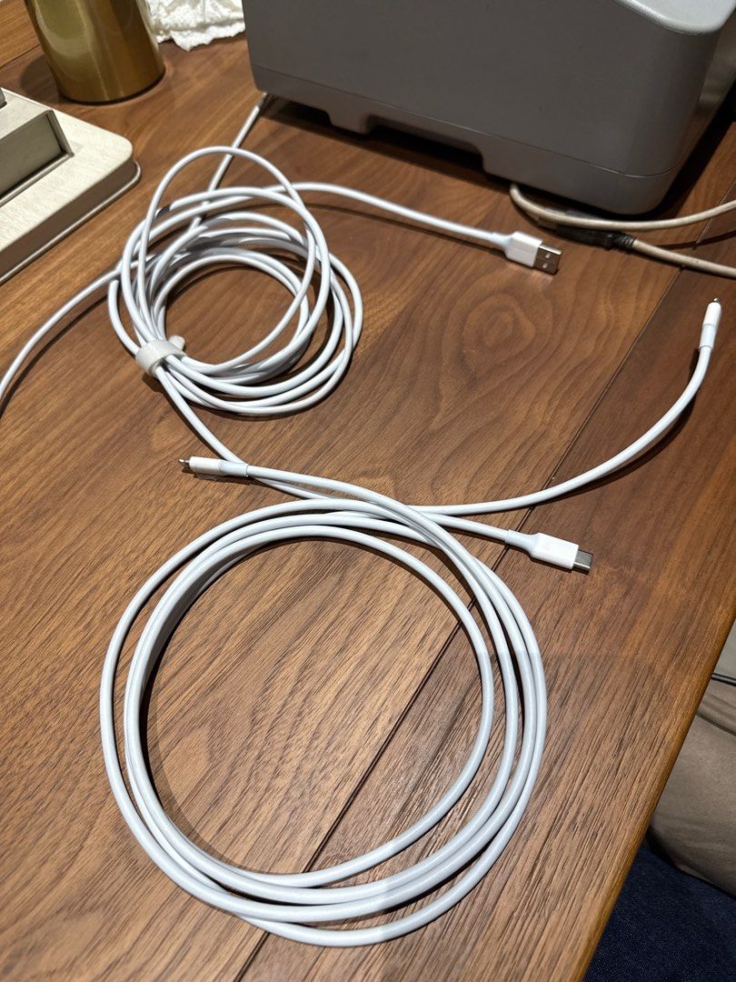 Ugreen Lightning Charger (Category: Chargers & Cables) located in Manila. Submitted by rain_manoy (Listing ID 1415774164, Image 2). Description: Guaranteed authentic From ugreen official store Barely used Package arrived first week January Selling for P350 each Usb to lightning Gcash, BDO, Maya Ship via lalamove or j&t Usb-c to lightning Both 2m long. Perfect for hard to reach wall socks.