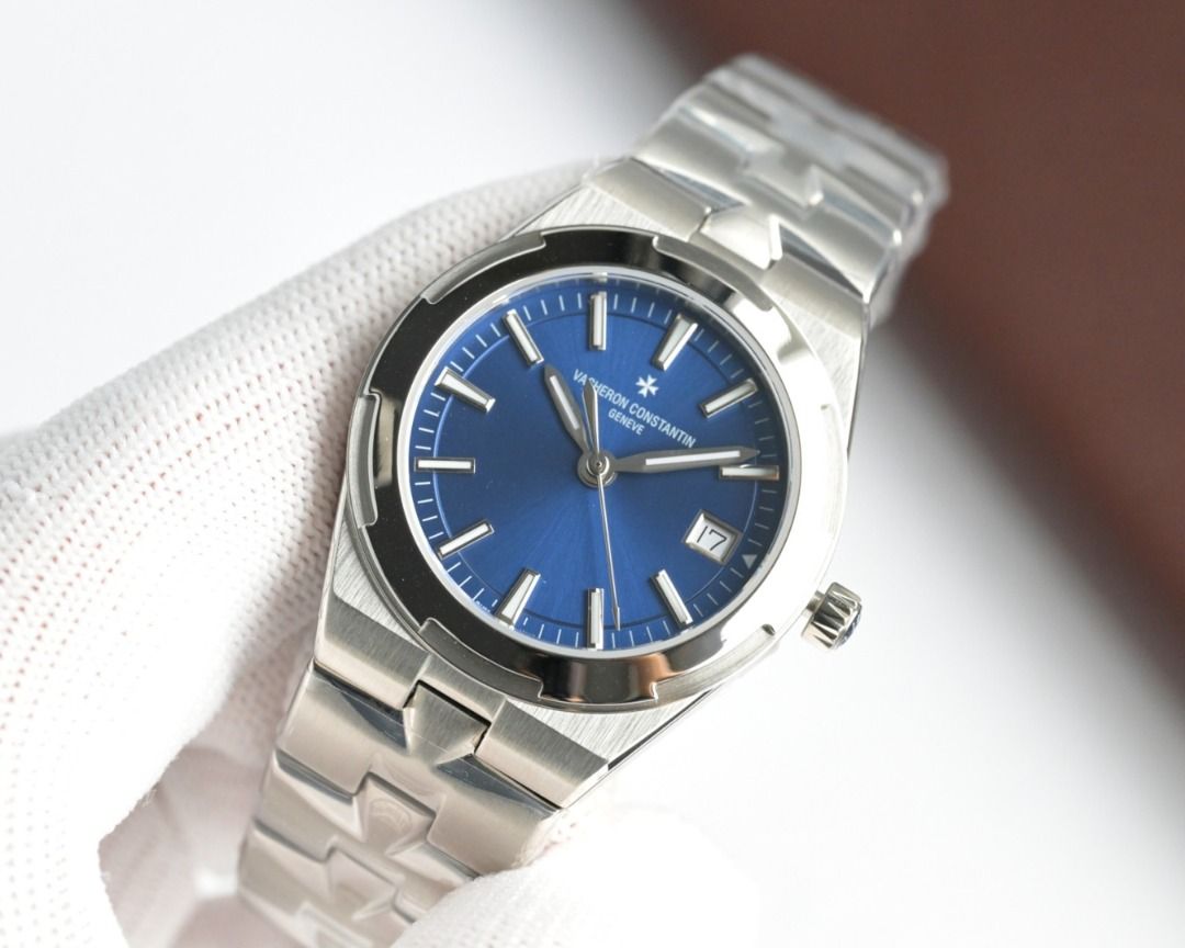 Vacheron Constantin Overseas series (Category: Women's Watches) located in Navotas City. Submitted by ciputsurti69538 (Listing ID 1415704625, Image 3). Description: .