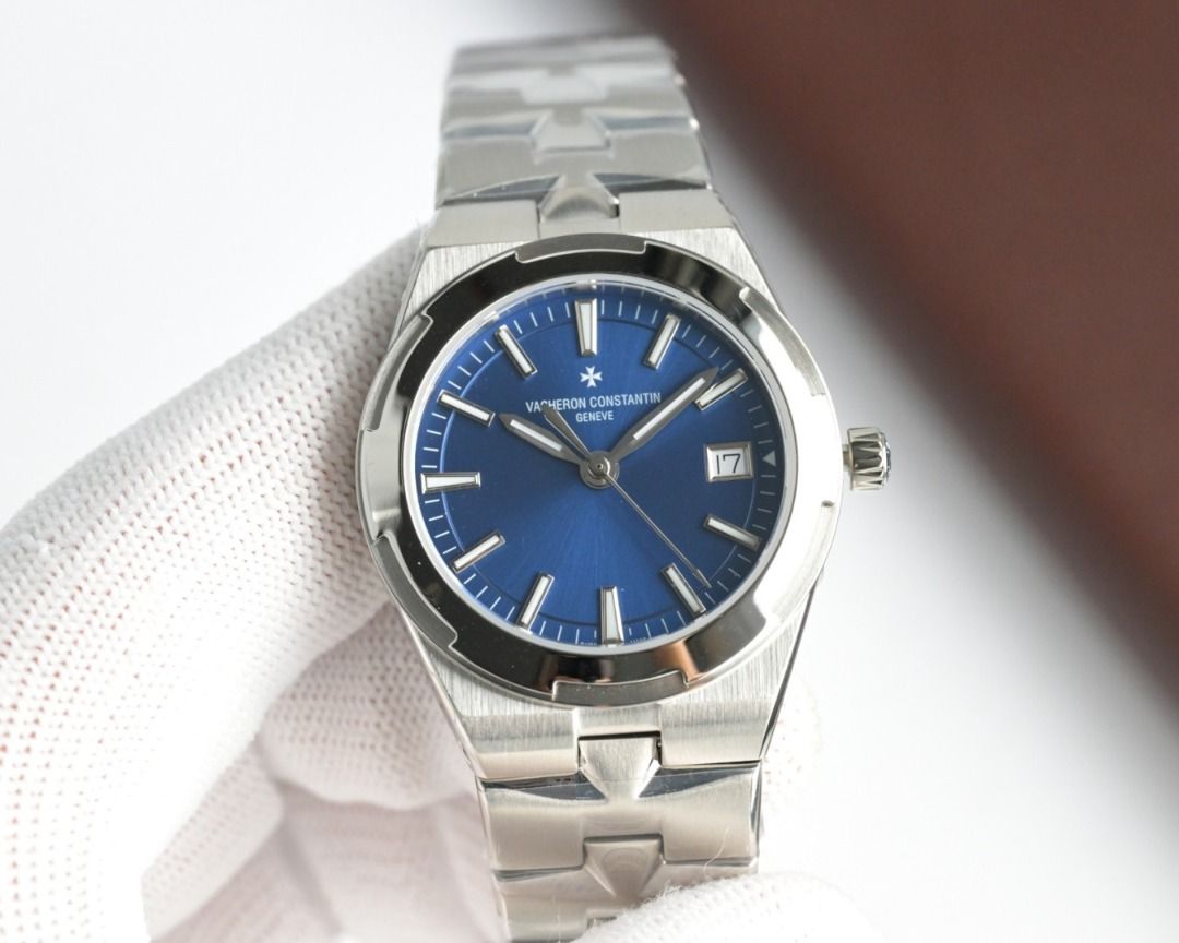 Vacheron Constantin Overseas series (Category: Women's Watches) located in Navotas City. Submitted by ciputsurti69538 (Listing ID 1415704625, Image 2). Description: .