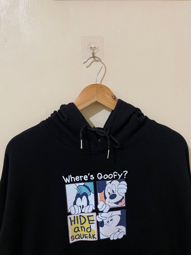 WHERE'S GOOFY JACKET (Category: Coats, Jackets and Outerwear) located in Pasig City. Submitted by 2ftythrift (Listing ID 1415807239, Image 2). Description: Length: 27 Width: 23 Issue/s: none.