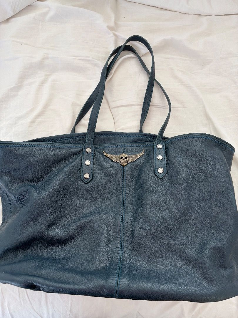 Authentic Zadig & Voltaire leather tote (Category: Luxury Bags & Wallets) located in Muntinlupa City. Submitted by lassi2188 (Listing ID 1415634356, Image 1). Description: Zadig & Voltaire leather tote bag in blue. Used very gently and still in excellent condition. .