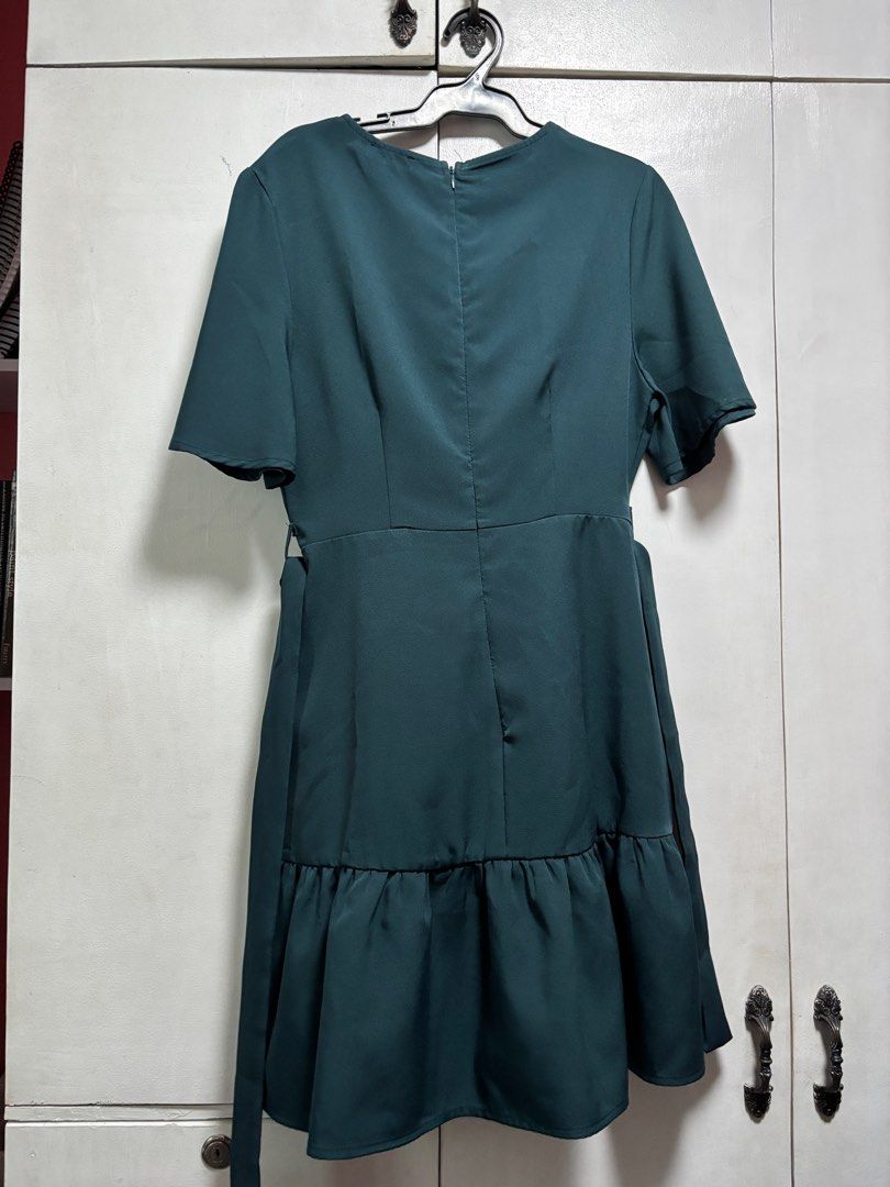 Zalora Teal Mini Dress - Size S (Category: Dresses) located in Quezon City. Submitted by annamramirez (Listing ID 1415678586, Image 3). Description: Price is negotiable. ✨ ITEM DESCRIPTION ✨ - Zalora teal dress - Size: S - Features: Tie waist, tiered hem - Sleeves: Short - Neckline: Round - Perfect for various occasions - Stylish and comfortable DIMENSIONS ✨ * Bust: 80cm * Waist: 66cm * Length: 87cm * Sleeve Length: 25.5cm MOP ✨ Gcash.