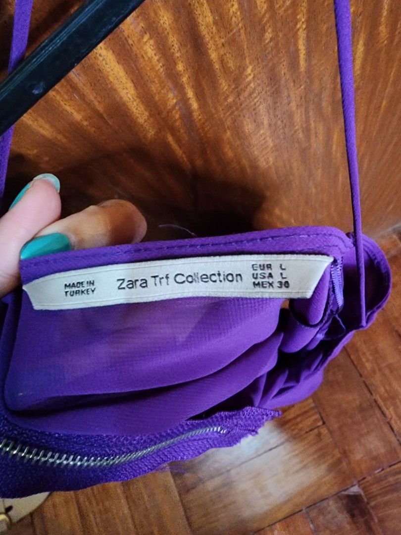 ZARA PURPLE SLEEVELESS TOP (Category: Dresses) located in Muntinlupa City. Submitted by trishdlf (Listing ID 1415717212, Image 3). Description: - Zara purple top - Low-neck design - Size L - Zipper design at the back - Breezy, lightweight fabric - Cute for parties Discounts for 3 or more items MOP: BPI/Gcash Shipping thru Gogoxpress c/o buyer.