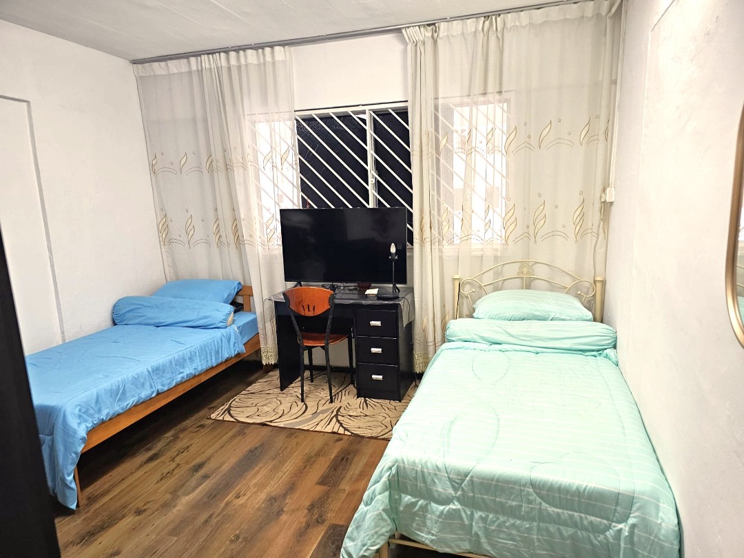 (Category: ) located in . Submitted by your_rental_specialist (Listing ID 1415863197, Image 1). Description: .