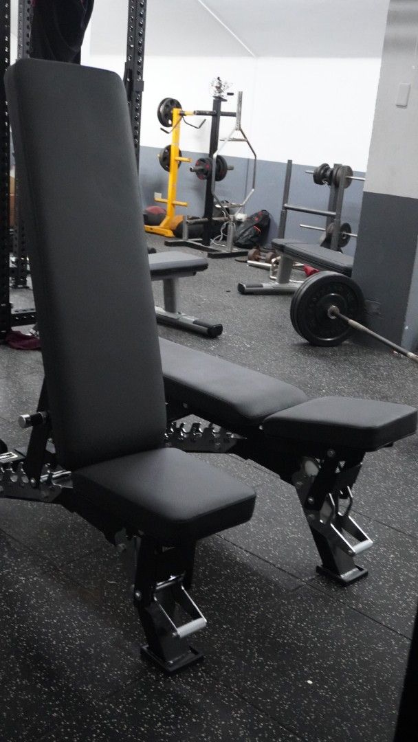 Adjustable Bench 806 (Category: Weights & Dumbbells) located in Caloocan City. Submitted by protein888 (Listing ID 1415866284, Image 1). Description: - Adjustable weight bench - Multiple incline settings - Sturdy black frame - Comfortable padding - Includes all hardware - Suitable for home gyms and commercial use.