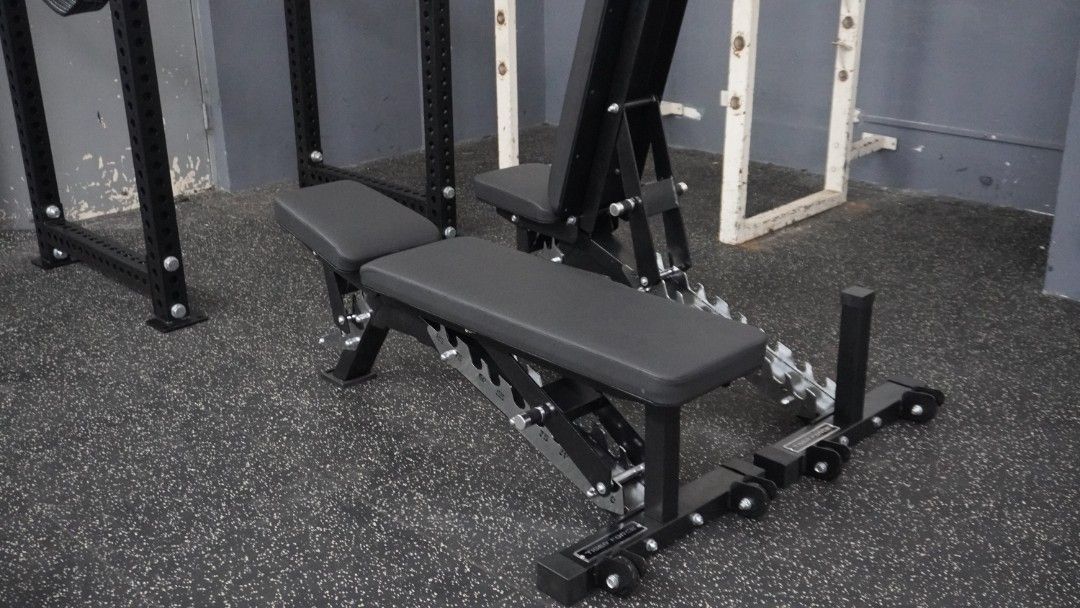 Adjustable Bench 806 (Category: Weights & Dumbbells) located in Caloocan City. Submitted by protein888 (Listing ID 1415866284, Image 3). Description: - Adjustable weight bench - Multiple incline settings - Sturdy black frame - Comfortable padding - Includes all hardware - Suitable for home gyms and commercial use.
