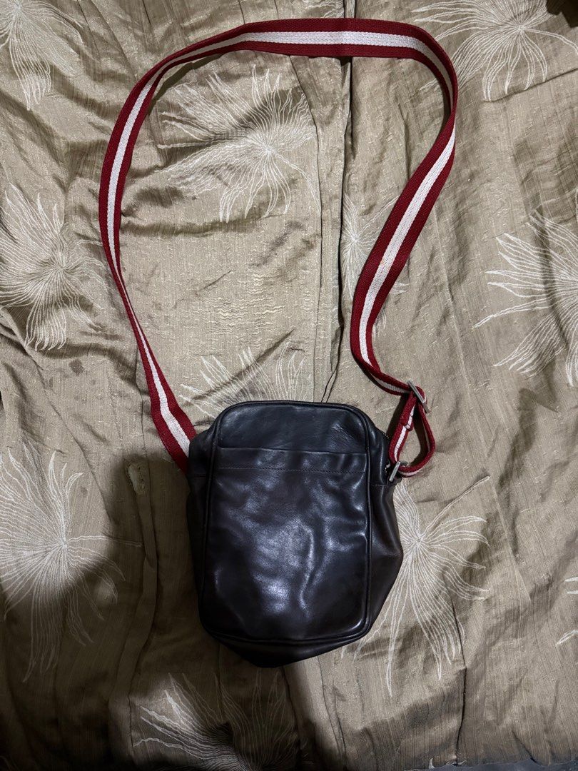 Bally Crossbody Bag( Riri Zip) (Category: Luxury Bags & Wallets) located in Midsayap. Submitted by bryx22direct (Listing ID 1415957148, Image 1). Description: Bally.
