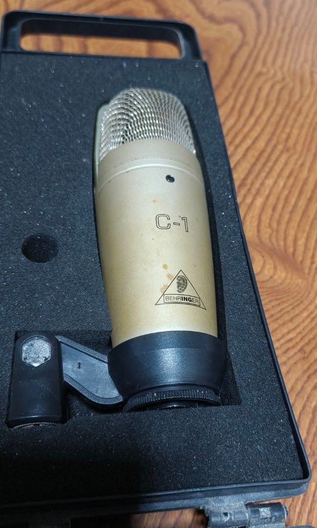 Behringer condeser mic (Category: Microphones) located in San Pedro. Submitted by tristanjapansurplus (Listing ID 1415961179, Image 2). Description: selling Behringer condeser microphones came in Japan slightly lng po nagamit ito very good working condition po.