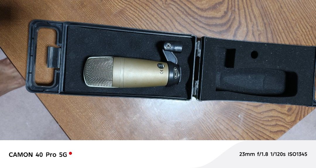 Behringer condeser mic (Category: Microphones) located in San Pedro. Submitted by tristanjapansurplus (Listing ID 1415961179, Image 1). Description: selling Behringer condeser microphones came in Japan slightly lng po nagamit ito very good working condition po.