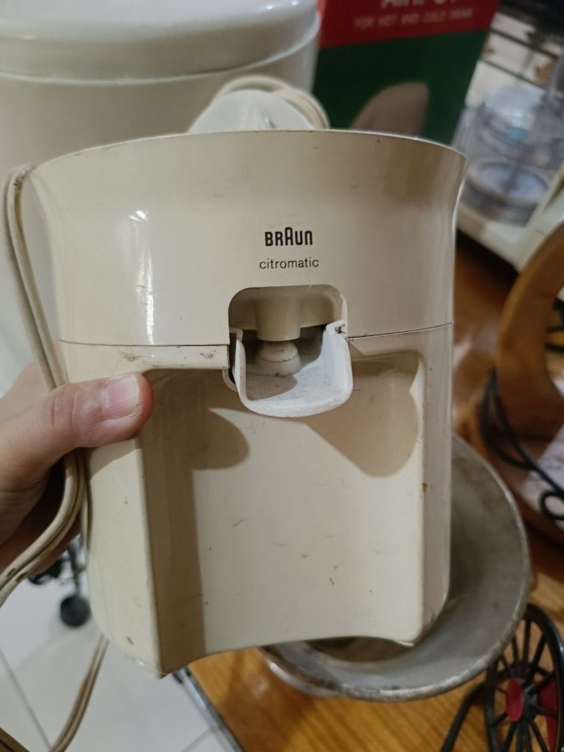 Braun Citromatic Juicer (Category: Juicers, Blenders & Grinders) located in Cainta. Submitted by up_for_second_chance (Listing ID 1415931245, Image 1). Description: - Vintage Braun Citromatic juicer - Cream-colored body - Includes power cord - In working condition - Ideal for fresh citrus juices - A classic kitchen appliance.