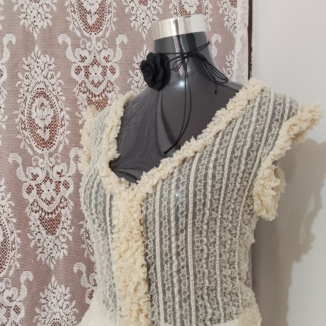 cream see through cover up top (Category: Sleeveless) located in Botolan. Submitted by fleuresa (Listing ID 1415932219, Image 2). Description: xs - medium.