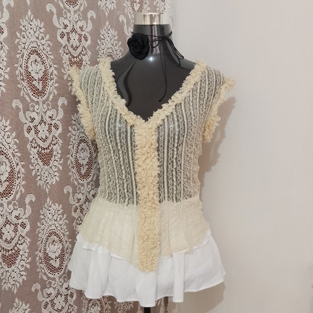 cream see through cover up top (Category: Sleeveless) located in Botolan. Submitted by fleuresa (Listing ID 1415932219, Image 1). Description: xs - medium.