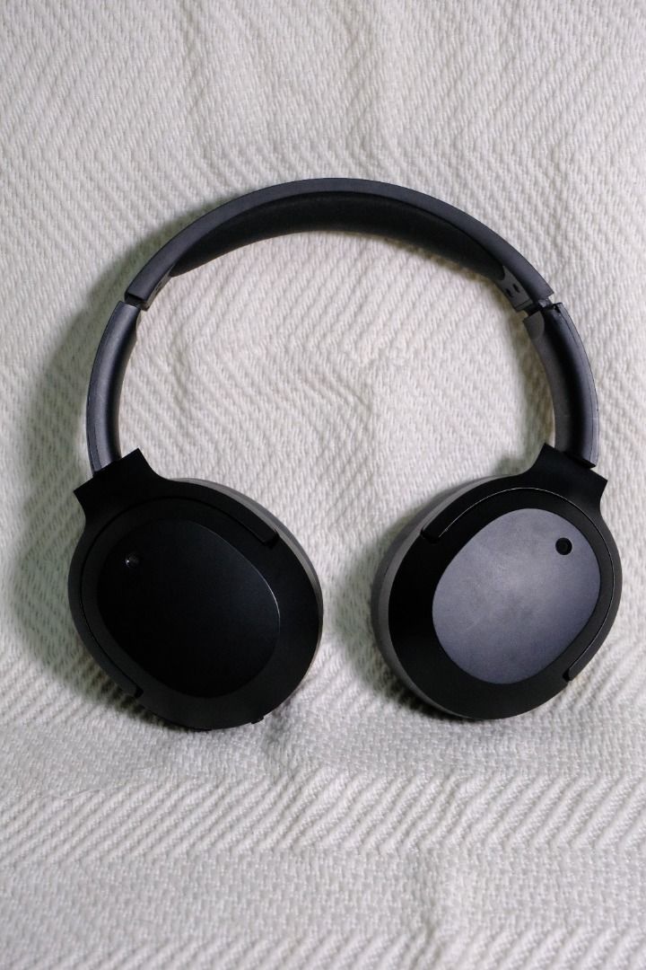 Edifier W820NB Black (Category: Headphones & Headsets) located in Bacoor. Submitted by ArielJr17 (Listing ID 1415998121, Image 2). Description: Edifier W820NB Black 1000php only (2,715php brand new) Good for music, gaming and exercise. Replaced Left and Right ear cup (nagbakbak na ung original) Specifications: https://www.edifier.com/global/p/over-ear-on-ear-headphones/w820nb Inclusion: Unit Charging Cable Will try to include the original box Iss