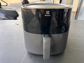 由 a056993568 (刊登 ID 1415836985，圖片 1) 提交，位於 的 (類別：)，說明：。
