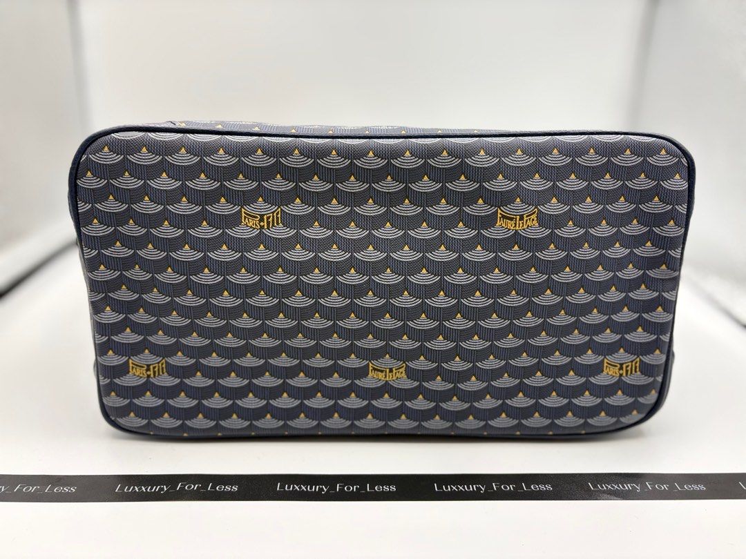 Fauré Le Page Daily Battle Tote (Category: Luxury Bags & Wallets) located in Santa Maria. Submitted by luxxury_for_less (Listing ID 1415985966, Image 3). Description: Pristine Condition. Comes with provided dustbag. Navy blue in color..