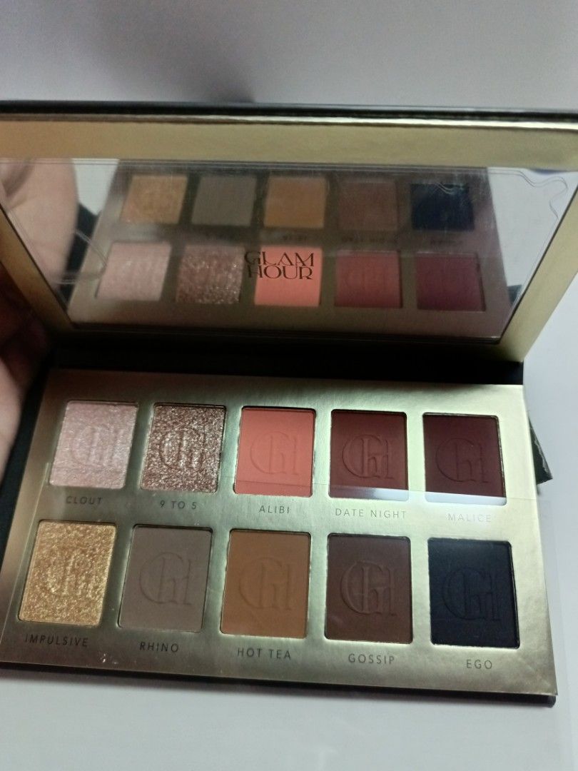 Glam Hour Everyday Eye Dust Palette (Category: Makeup) located in Taguig. Submitted by RetroStella (Listing ID 1415939762, Image 1). Description: Got it as a gift last Christmas 2025 RFS have a lots of pallete na Orig price 1400+ selling it for 1200.