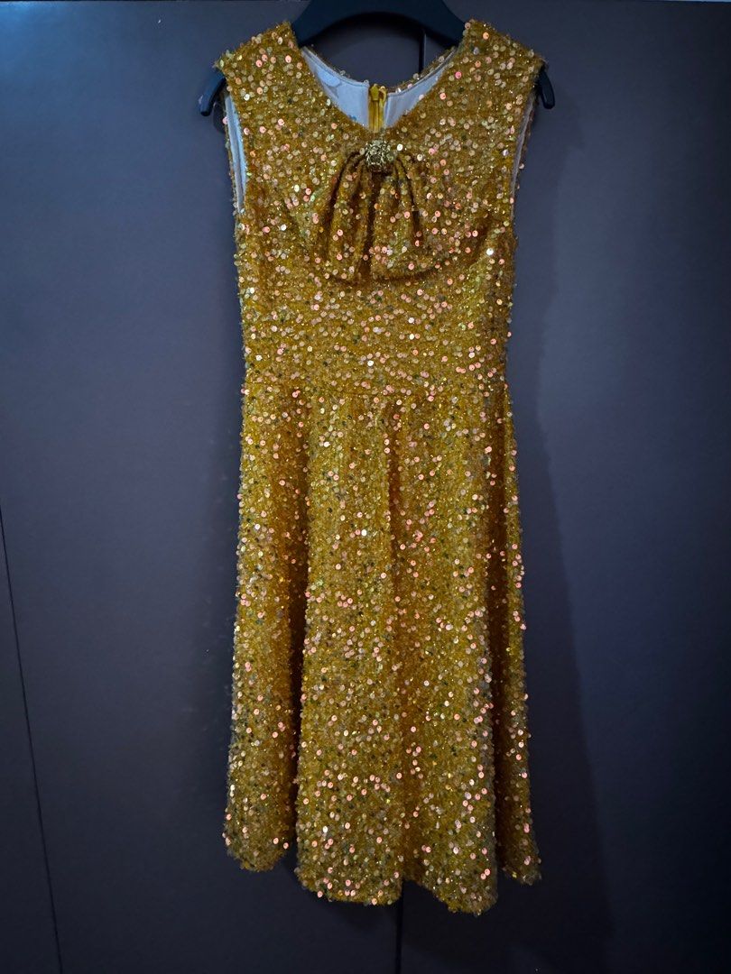 Glittery dress (Category: Babies & Kids Fashion) located in Quezon City. Submitted by aimee0913 (Listing ID 1415859055, Image 1). Description: .