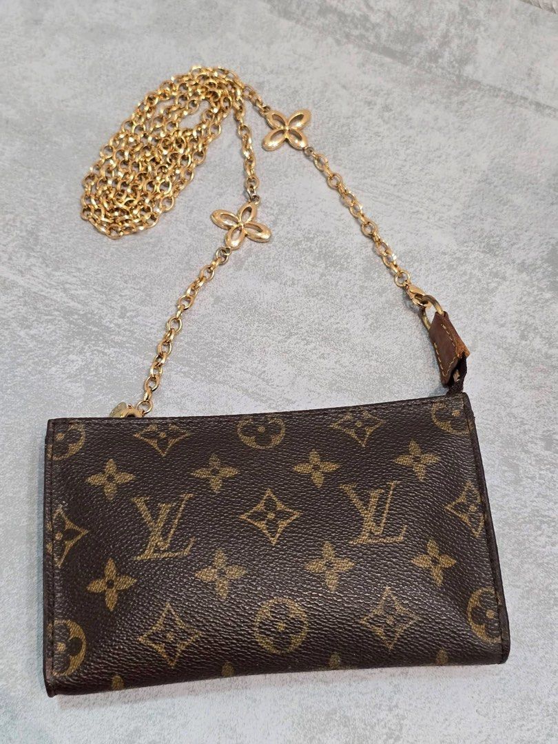 😱Guaranteed Orig💯💯💯 (Category: Luxury Bags & Wallets) located in General Santos City (Dadiangas). Submitted by braverabbit.67 (Listing ID 1416008784, Image 2). Description: PerSonal bet! 🔥 💯MONEY BACK GUARANTEE 💯💯👌🏻 Lv clutch with gold chain bag✨ in verygood condition Small 𝗦𝘂𝗿𝗲 𝗯𝘂𝘆𝗲𝗿 𝗺𝗮𝘆 𝗿𝗲𝗾𝘂𝗲𝗦𝘁 𝗺𝗼𝗿𝗲 𝗱𝗲𝘁𝗮𝗶𝗹𝗲𝗱 𝗽𝗶𝗰𝗦 𝗼𝗿 𝘃𝗲𝗱𝗶𝗼! ‼️𝗙𝗢𝗥 𝗔𝗦𝗔𝗣 𝗥𝗘𝗣𝗟𝗬 𝗠𝗘𝗦𝗦𝗔𝗚𝗘 𝗨𝗦 𝗢𝗡 𝗙𝗔𝗖𝗘𝗕𝗢𝗢𝗞 
