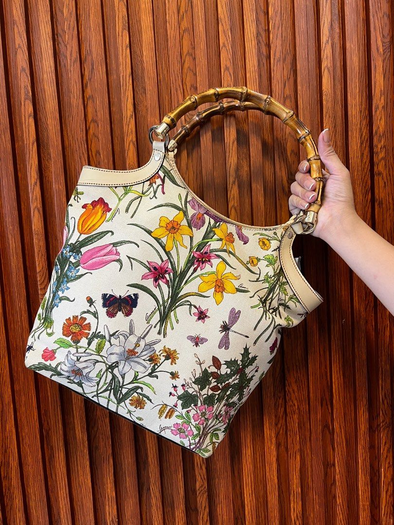 Gucci Floral Bamboo Handle (Category: Luxury Bags & Wallets) located in Mandaluyong City. Submitted by AvekLuxuriesPh2020 (Listing ID 1415864030, Image 1). Description: ✔️Actual photo, Not AI ✔️Item Onhand ‼️Kindly note that this is a preloved item. It has been gently used, so there may be minimal signs of wear. We encourage buyers to manage expectations accordingly. We appreciate you💕.