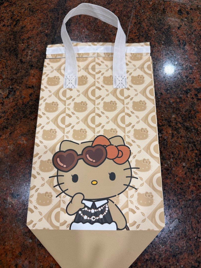 Hello Kitty Chagee Oendant (Category: Character Goods) located in Shah Alam. Submitted by gracel_78 (Listing ID 1415831721, Image 2). Description: Ready stock .