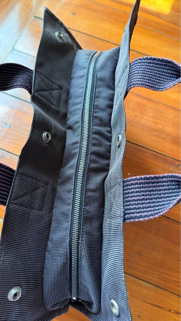 Hermes herline Tote Bag (Category: Luxury Bags & Wallets) located in Valenzuela. Submitted by dees.corner (Listing ID 1415900931, Image 3). Description: Autre Marque Hermes Canvas Herline MM Tote Bag in Very Good Condition.