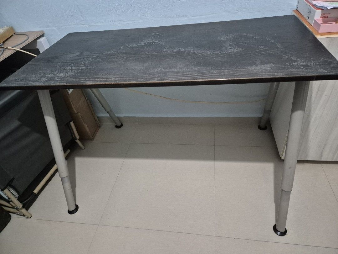 Ikea computer table (Category: Tables & Sets) located in Singapore. Submitted by puan223 (Listing ID 1415852901, Image 1). Description: ikea computer table,.