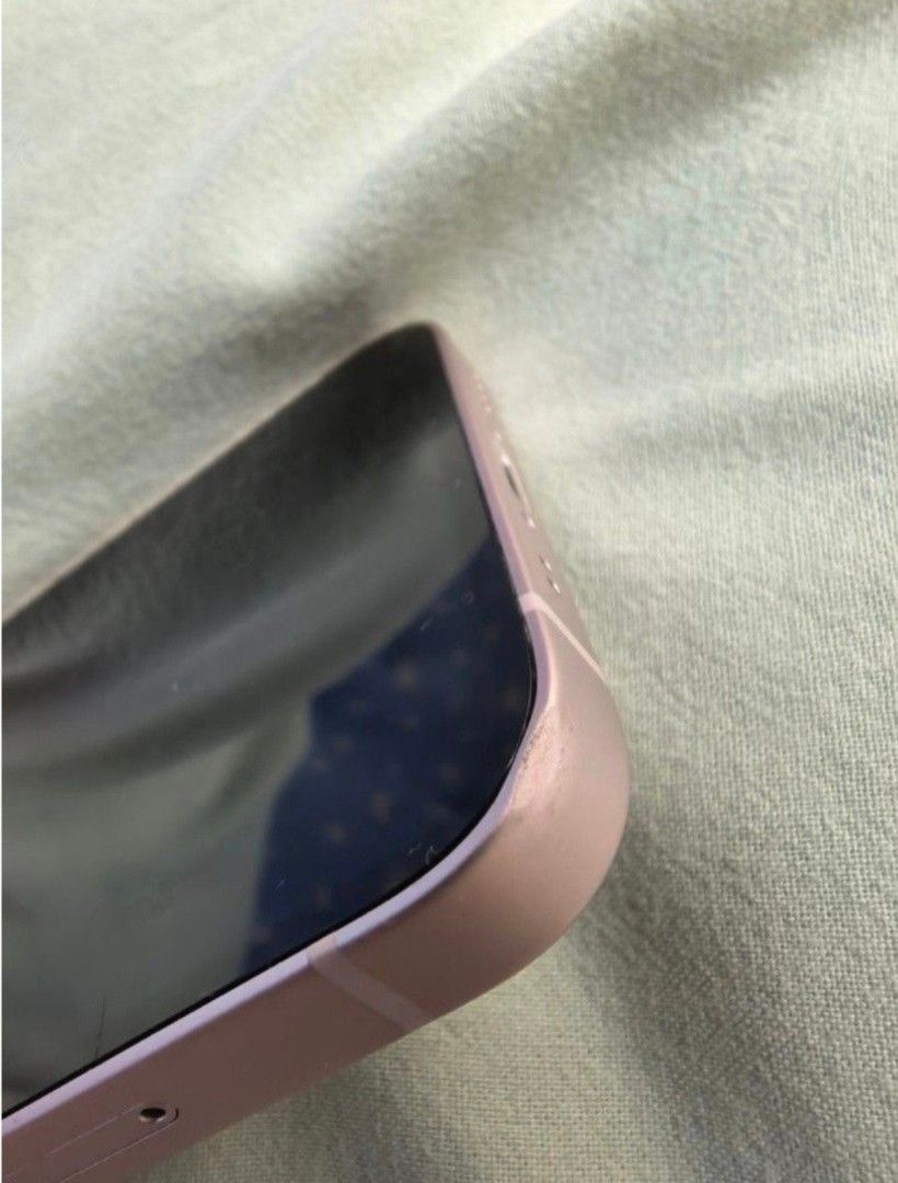 Iphone 13 Mini 128gb 粉色 （分類：iPhone 13 系列）位於 Hong Kong。 由 happylemonaa 提交（商品編號 1415969029，圖片 2）。簡介： 澳洲版 邊框一處凹(圖2) 電池96％ 粉嶺交收。