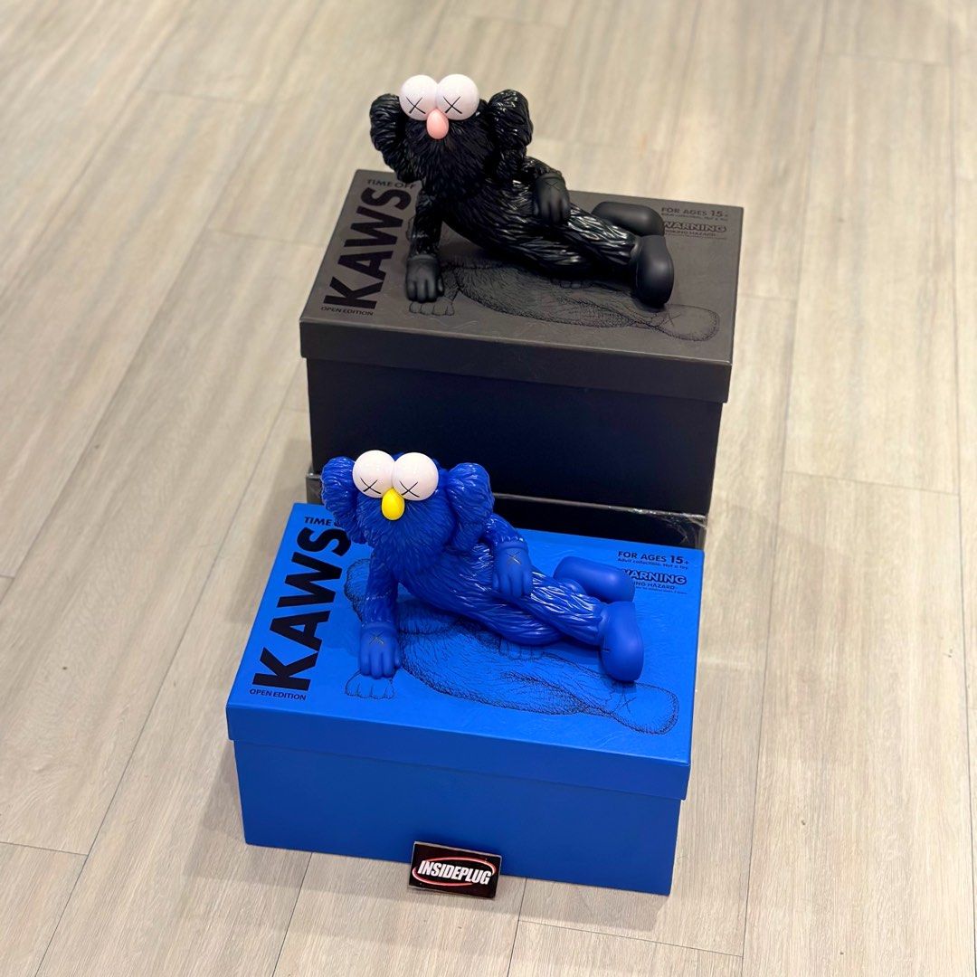 KAWS Time Off open edition vinyl figures in blue (Category: Designer & Blind Box Toys) located in Quezon City. Submitted by inside_plug (Listing ID 1415930176, Image 2). Description: KAWS Time Off open edition vinyl figures in blue.