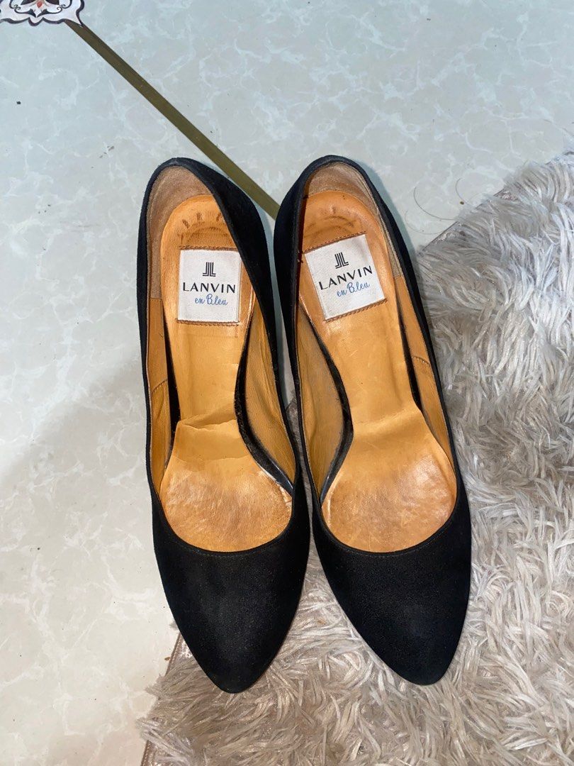 Lanvin En Blue Black Pumps Size 6.5 (Category: Heels) located in Quezon City. Submitted by reigniris (Listing ID 1415934246, Image 1). Description: size 36.5 / 23.5 perfect for everyday wear comfortable loc is mandaluyong.