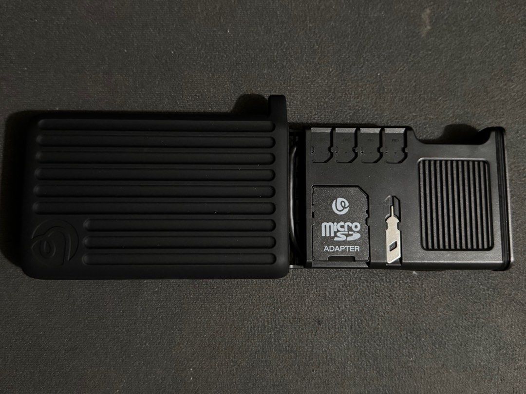Lexar Professional CFexpress Type B 128GB （分類：記憶卡）位於 Hong Kong。 由 sonar.fig23 提交（商品編號 1415971325，圖片 3）。簡介： Lexar Professional CFexpress Type B 128GB memory card. Includes the original box. The card offers a read speed of 1750MB/s and a write speed of 1500MB/s. Also includes a card reader. The card reader supports CFexpress Type B, SD, and MicroSD cards. 新淨少用 卡700 連讀卡器800。