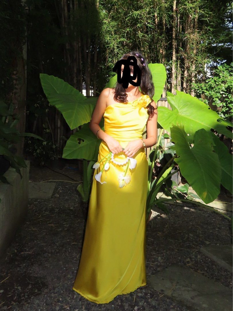 Long yellow dress (Category: Evening dresses & gowns) located in Pasay City. Submitted by cloudeclutters (Listing ID 1415990917, Image 2). Description: Ginamit lang once, for picture lang haha!! Please read before you order 🌸 Fits XXS-XS 🌸 Payment first, No COD 🌸 Payment thru Gcash 🌸 Delivery thru J&T/Lalamove. I'm located at pasay Guaranteed that what you see is what you get.