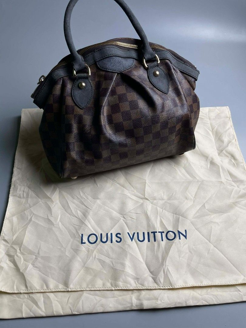 LOUIS VUITTON TREVI BAG (Category: Luxury Bags & Wallets) located in Tacloban City. Submitted by solothriftfinds (Listing ID 1410013447, Image 1). Description: Louis vuitton bag Verygood condition .