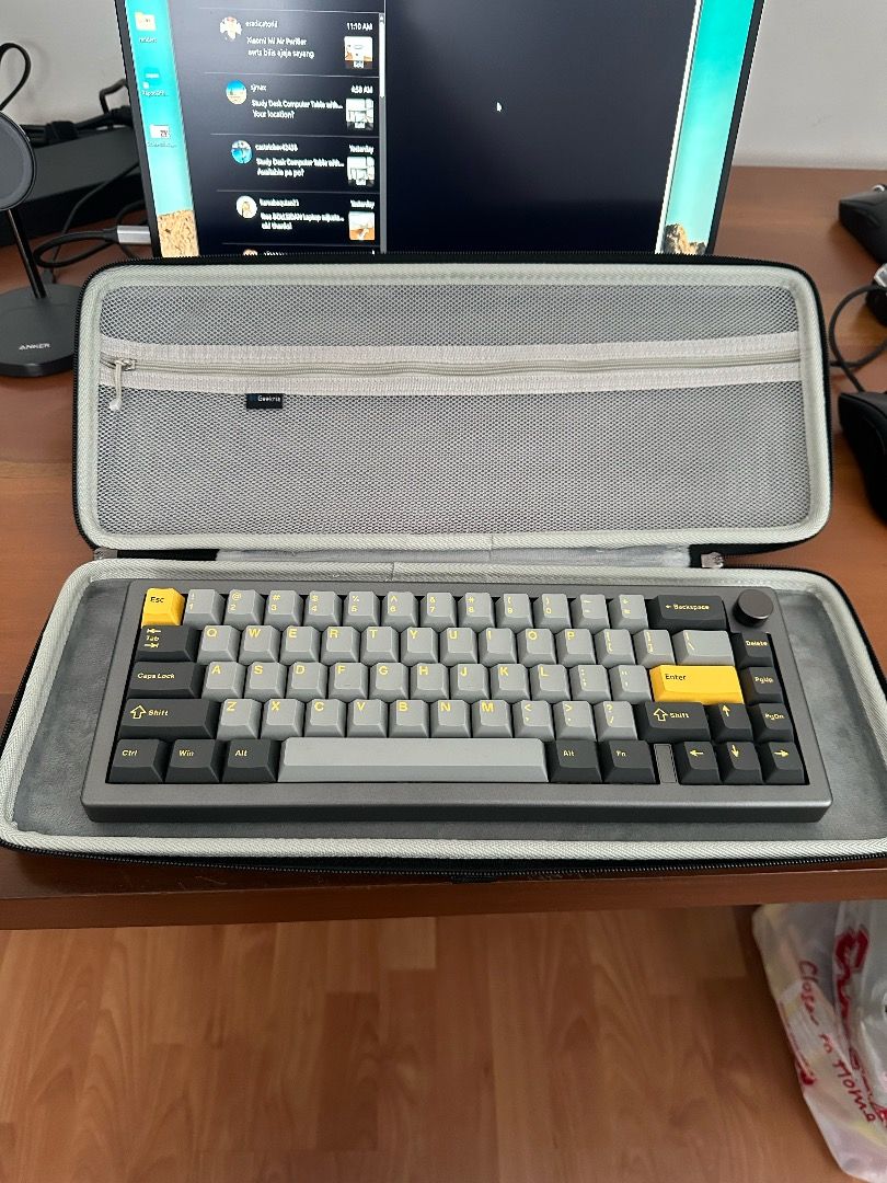 Mechanical Keyboard Hard-case for Travel (Category: Computer Keyboard) located in Quezon City. Submitted by caseofart (Listing ID 1415927120, Image 1). Description: - Barely used, no issues. RFS: Need funds.