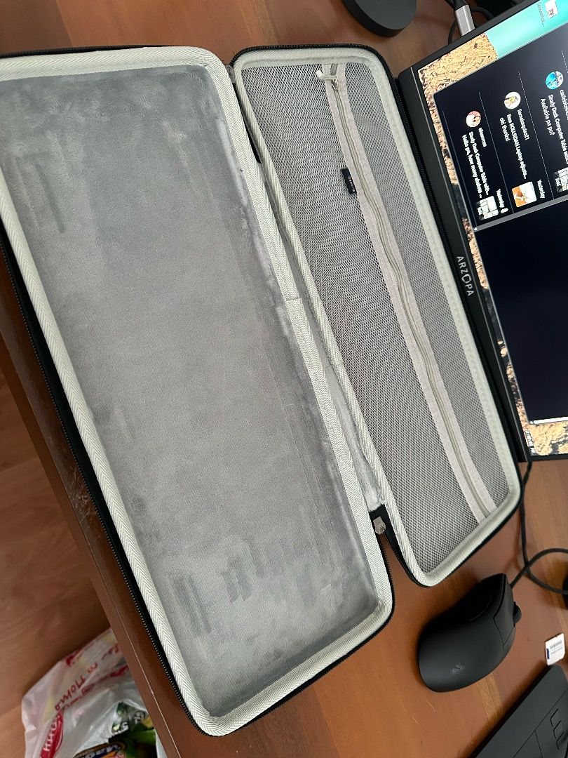 Mechanical Keyboard Hard-case for Travel (Category: Computer Keyboard) located in Quezon City. Submitted by caseofart (Listing ID 1415927120, Image 3). Description: - Barely used, no issues. RFS: Need funds.