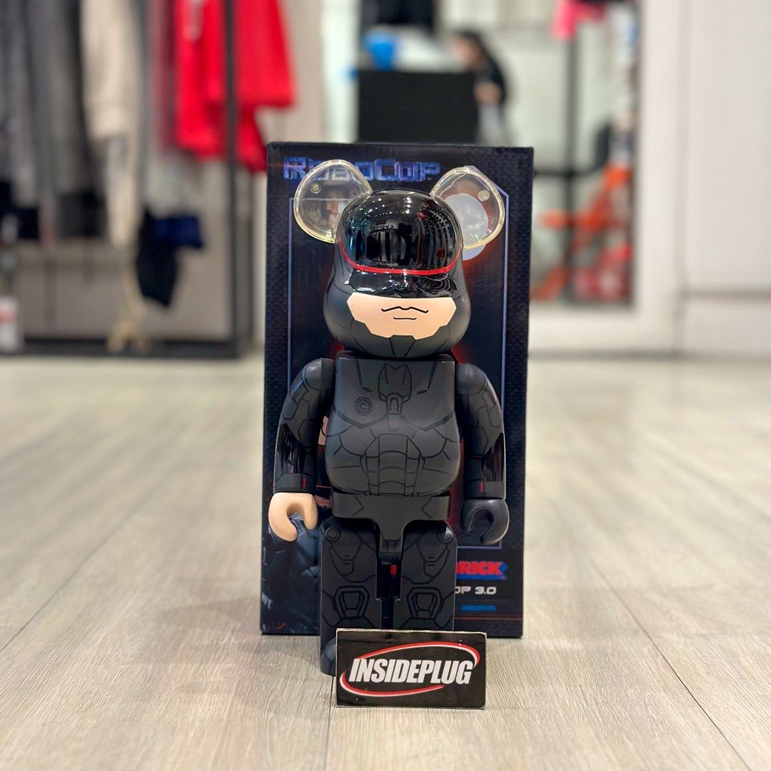 Medicom Be@rbrick RoboCop 3.0 400% (Category: Designer & Blind Box Toys) located in Quezon City. Submitted by inside_plug (Listing ID 1415924399, Image 1). Description: Medicom Be@rbrick RoboCop 3.0 400%.
