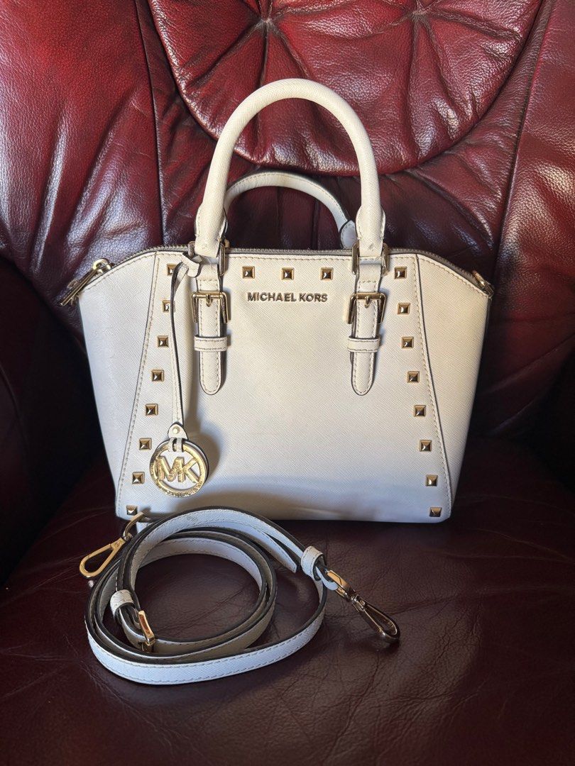 Michael Kors Ciara Satchel (Category: Luxury Bags & Wallets) located in Imus. Submitted by rayemes (Listing ID 1415836574, Image 1). Description: Michael Kors Ciara Satchel Bag - well used - RFS: declutterring - Price negotiable.