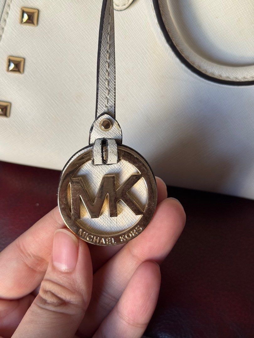 Michael Kors Ciara Satchel (Category: Luxury Bags & Wallets) located in Imus. Submitted by rayemes (Listing ID 1415836574, Image 3). Description: Michael Kors Ciara Satchel Bag - well used - RFS: declutterring - Price negotiable.