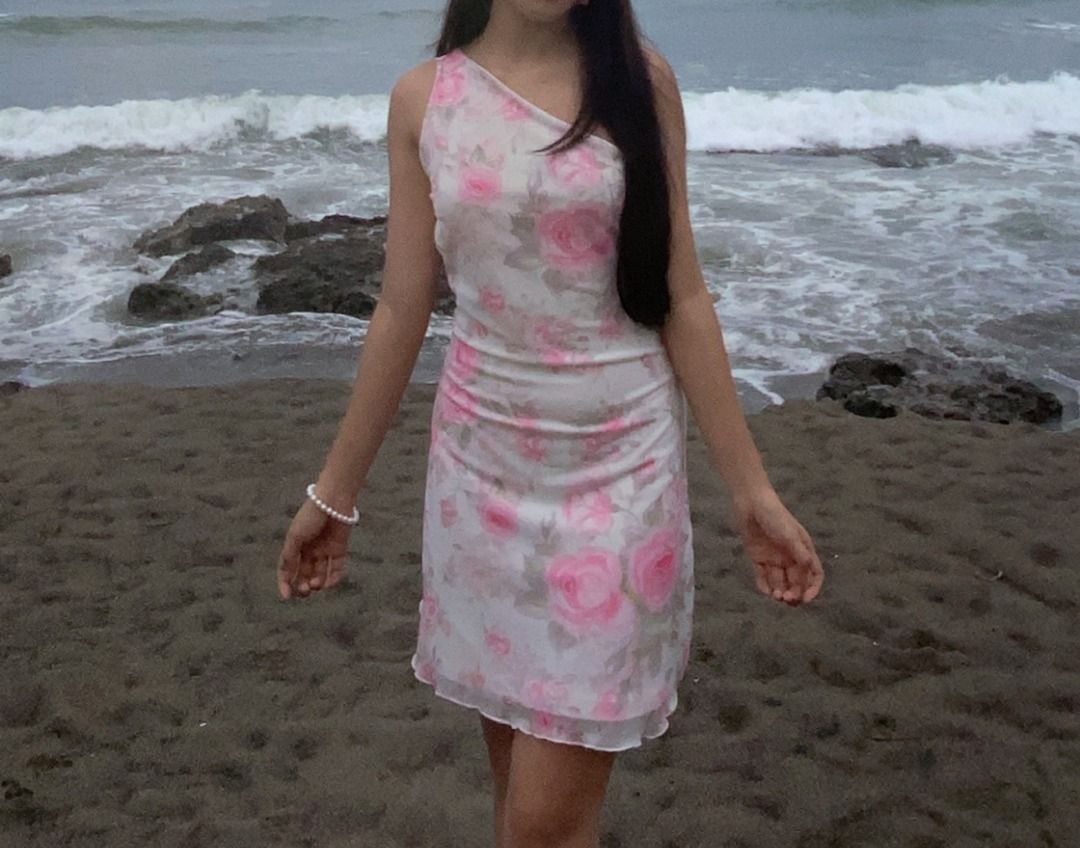 mini summer floral dress (pink) (Category: Dresses) located in Caloocan City. Submitted by ciiluna (Listing ID 1415960676, Image 2). Description: COURIER J&t Lalamove with in Metro Manila.