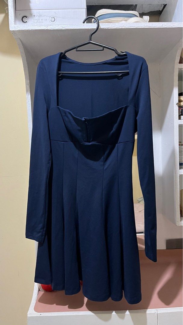Navy Blue Long Sleeve Dress (Category: Dresses) located in Muntinlupa City. Submitted by clought (Listing ID 1415933278, Image 1). Description: - No issue - Worn once - Fits Small-Mediun.