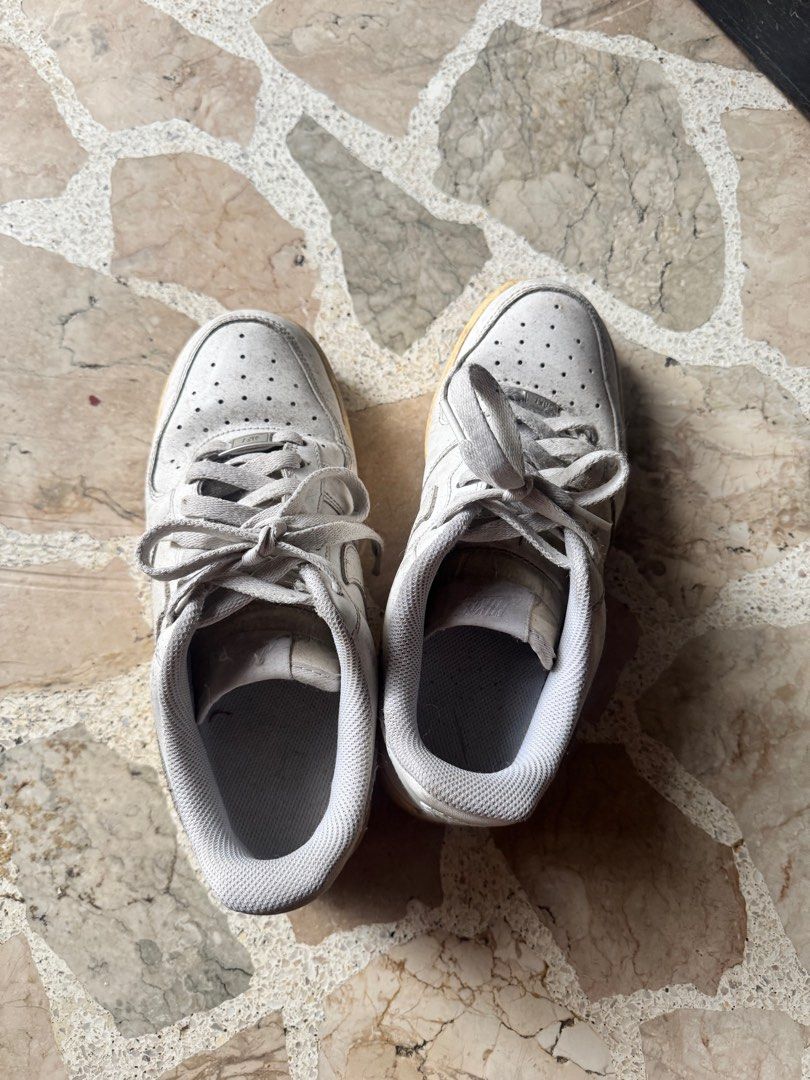 Nike Air Force 1 (Category: Sneakers) located in Pasig City. Submitted by palmd (Listing ID 1415906871, Image 2). Description: Needs cleaning and yellowing soles US 8 on tag LP POSTED Guaranteed authentic.