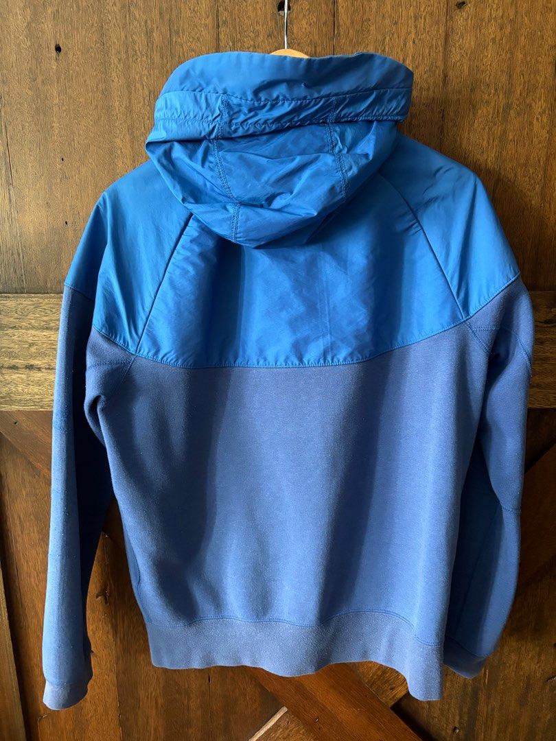 NIKE Tech Fleece Jacket - LARGE (Category: Coats, Jackets and Outerwear) located in Pasig City. Submitted by dijos (Listing ID 1415842580, Image 2). Description: Nike Tech Fleece Jacket Hoodie Color: Royal Blue/Game Royal/Photo Blue Size: Large (fits M) Condition: 7.5/10 Issue: Glue on right front pocket dried, easily repaired via fabric glue or stitching. Last photo for reference only.