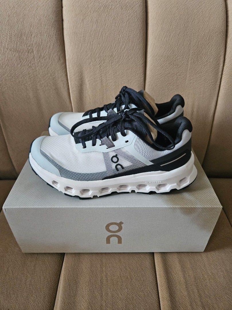 On Cloudvista 2 Running Shoes - White (Category: Sneakers) located in Manila. Submitted by allysa_trinkets (Listing ID 1415828568, Image 2). Description: - On Cloudvista 2 running shoes BELOW SRP!!! - Color: White with black accents - Size: 5.5W - Features textured soles - New and unused - Comes in original box.